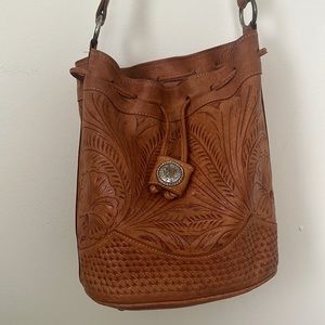 Vintage American West tan leather bucket bag